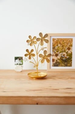 Typo Home Decor Metal Jewellery Stand -Home Furnishings Shop 1685065 01 1